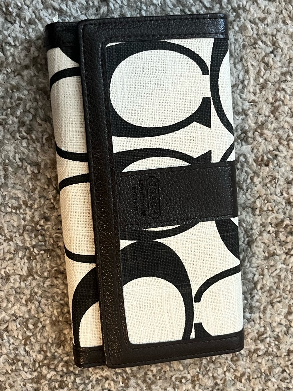 Coach Black & White Signature Canvas Wallet Phone Case